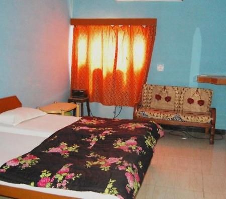 Hotel Yogi Lodge Khadzsuráhó Kültér fotó