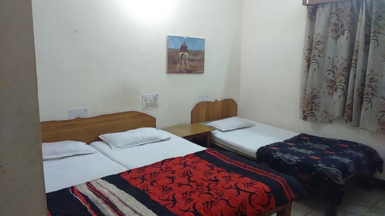 Hotel Yogi Lodge Khadzsuráhó Kültér fotó