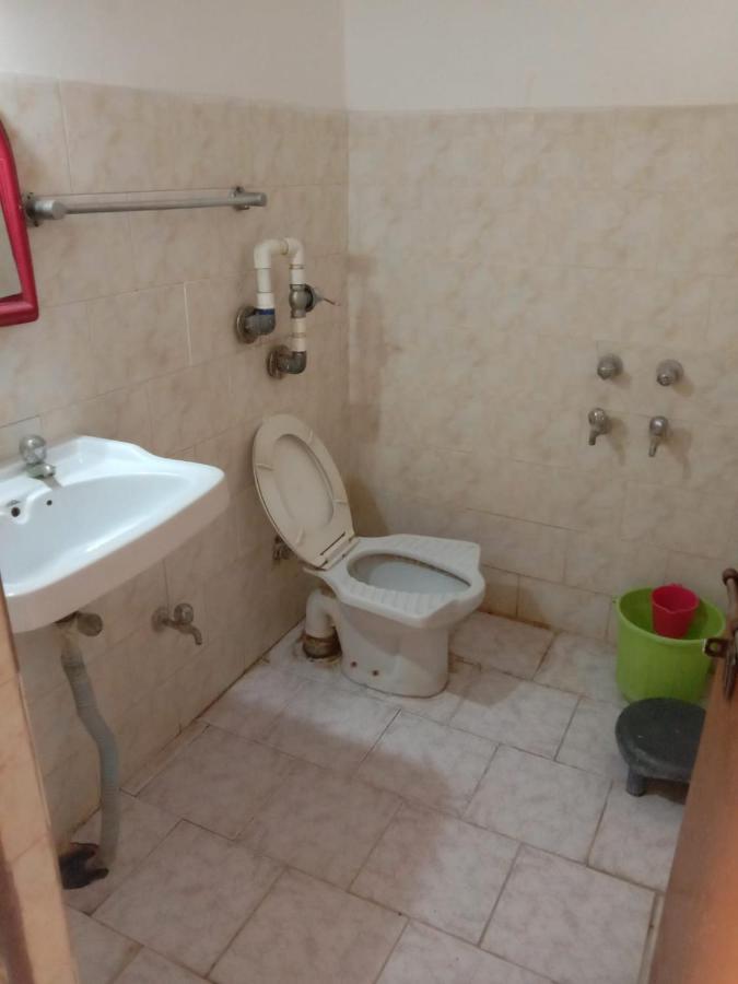 Hotel Yogi Lodge Khadzsuráhó Kültér fotó