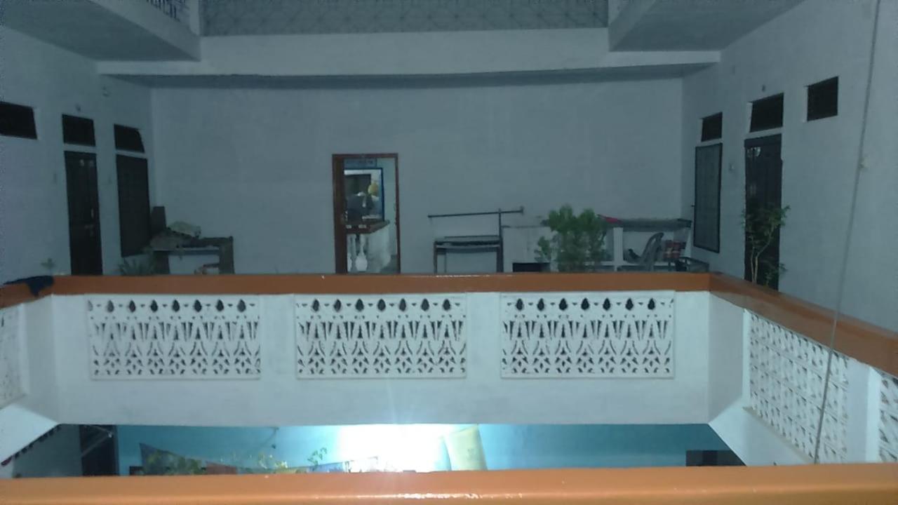Hotel Yogi Lodge Khadzsuráhó Kültér fotó