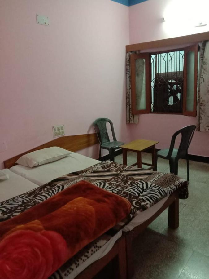 Hotel Yogi Lodge Khadzsuráhó Kültér fotó