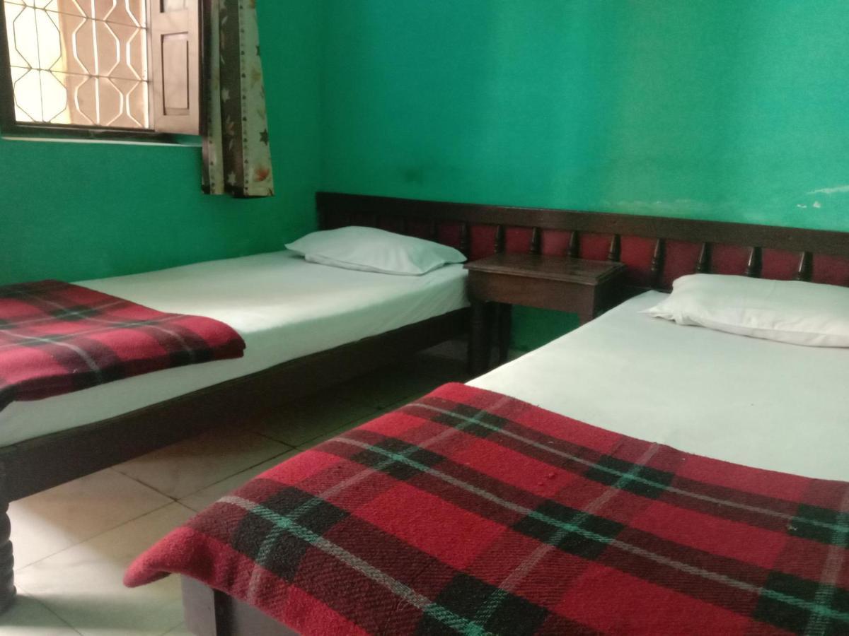 Hotel Yogi Lodge Khadzsuráhó Kültér fotó