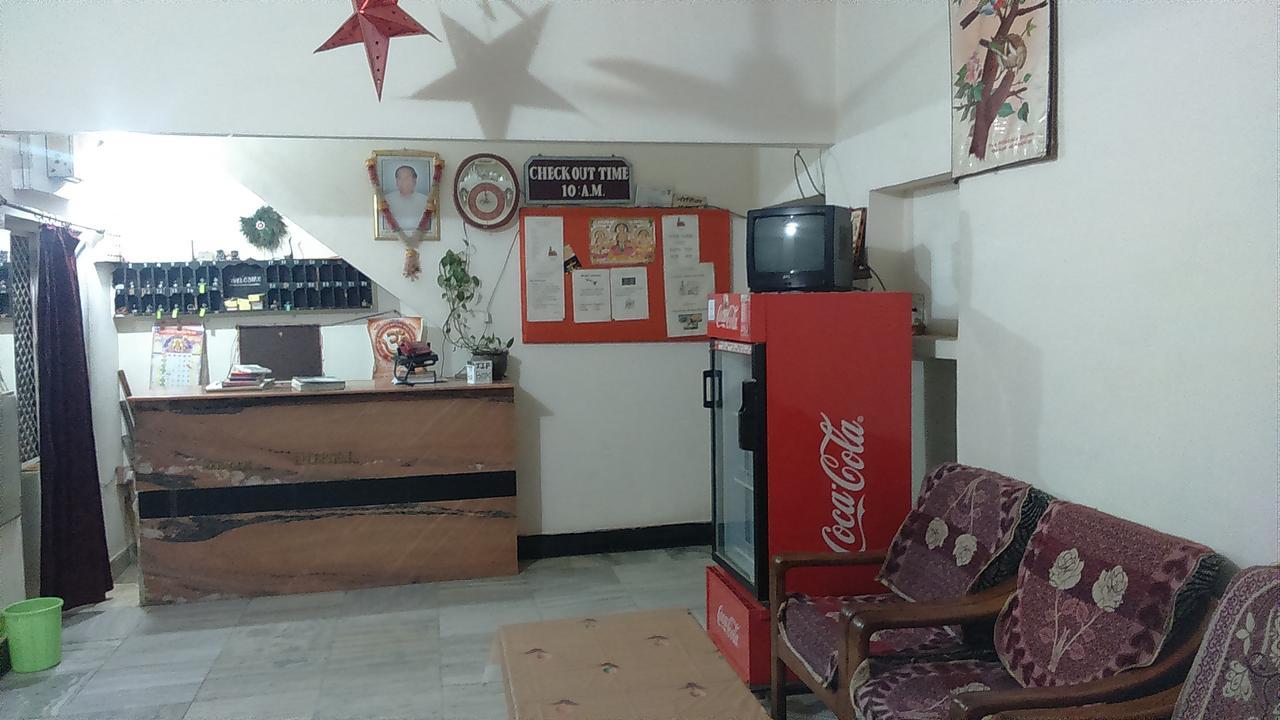 Hotel Yogi Lodge Khadzsuráhó Kültér fotó