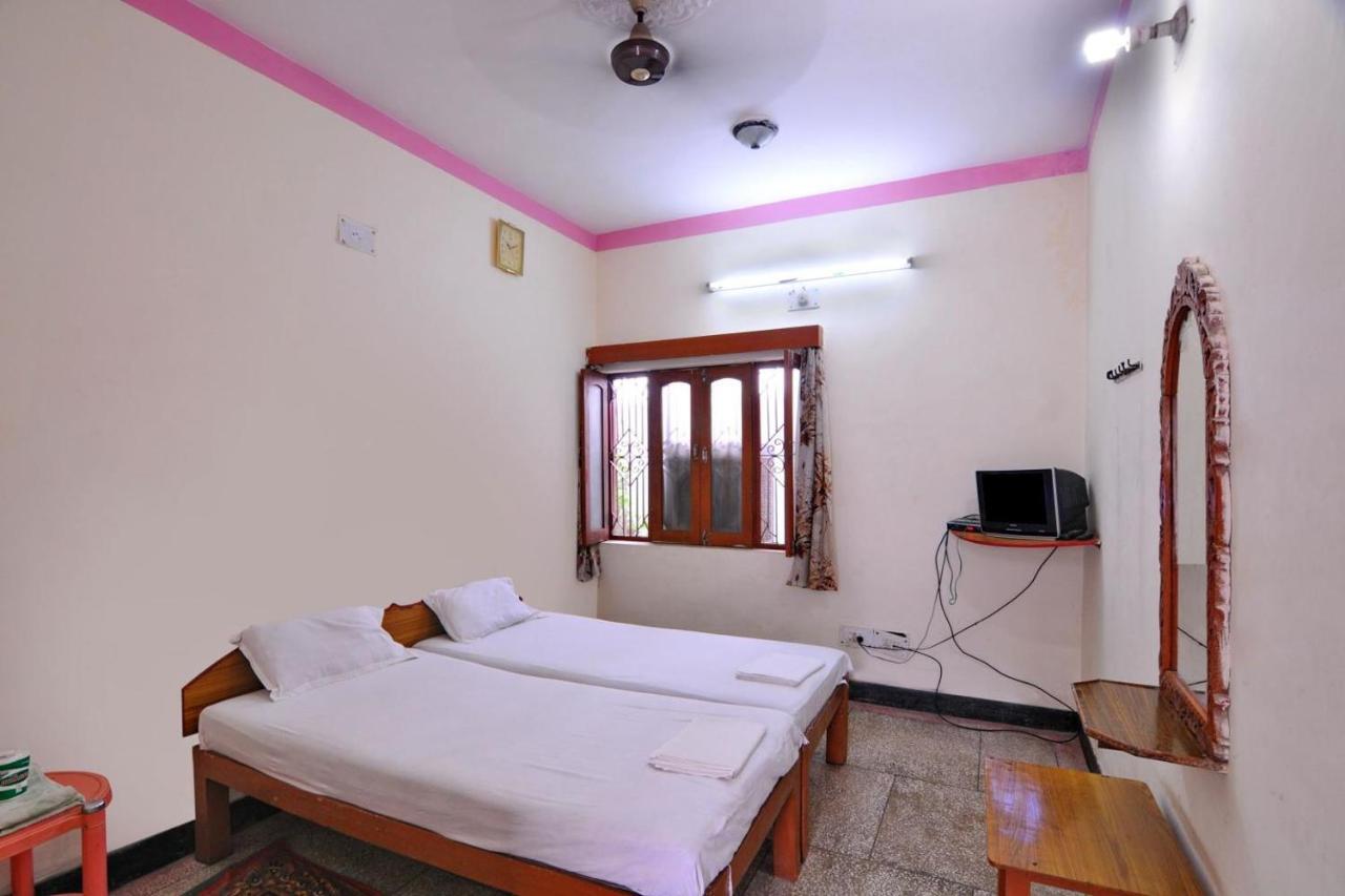 Hotel Yogi Lodge Khadzsuráhó Kültér fotó