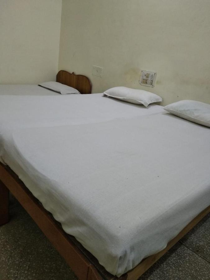 Hotel Yogi Lodge Khadzsuráhó Kültér fotó