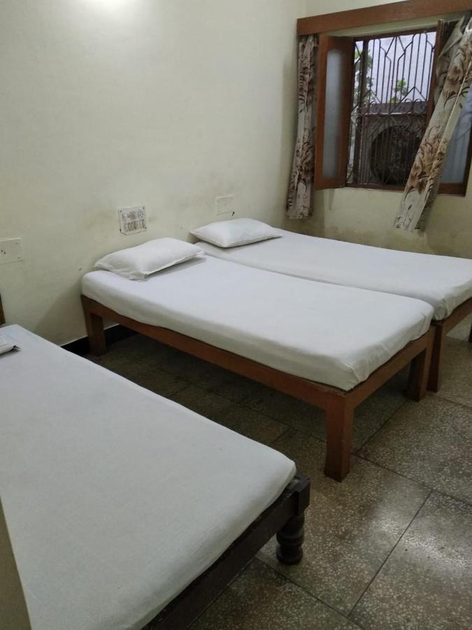 Hotel Yogi Lodge Khadzsuráhó Kültér fotó