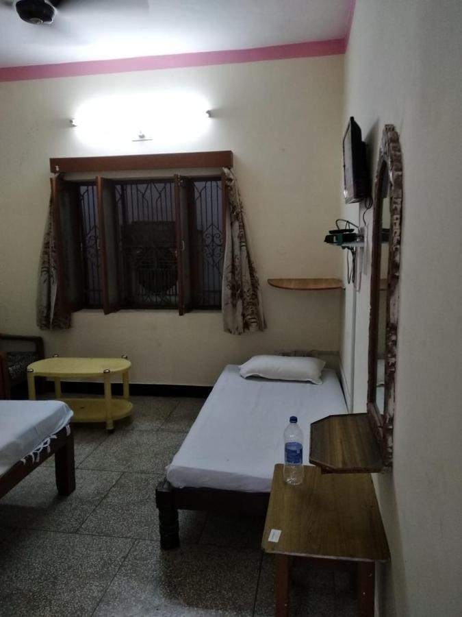 Hotel Yogi Lodge Khadzsuráhó Kültér fotó